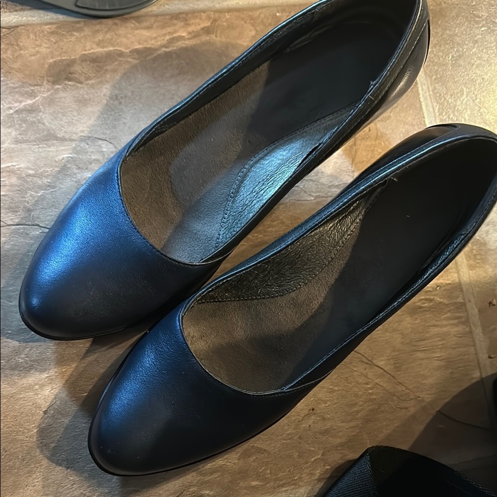 Naot Black Leather Heels Elegant Slip-On Shoes